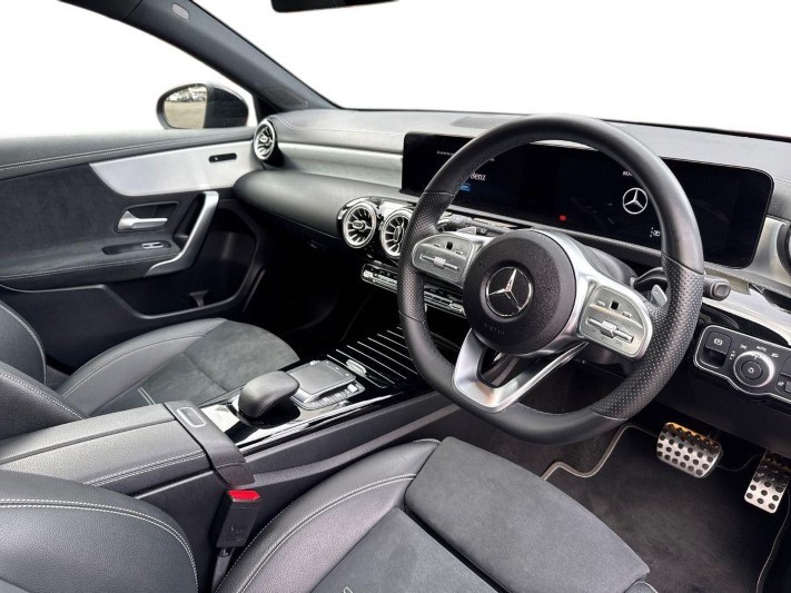 2022 (22) MERCEDES-BENZ A CLASS A250 AMG Line Premium Plus Edition 5dr Auto 5702225