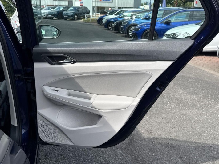 2021 (21) VOLKSWAGEN GOLF 1.5 eTSI 150 Style 5dr DSG 5674634