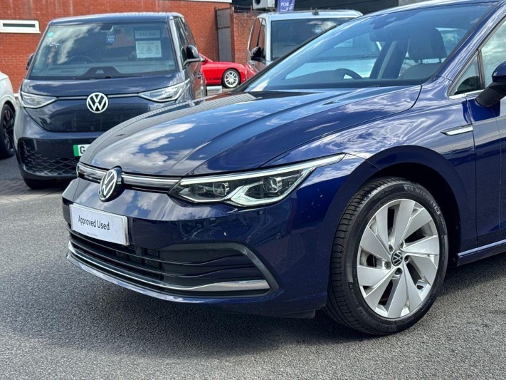2021 (21) VOLKSWAGEN GOLF 1.5 eTSI 150 Style 5dr DSG 5674617