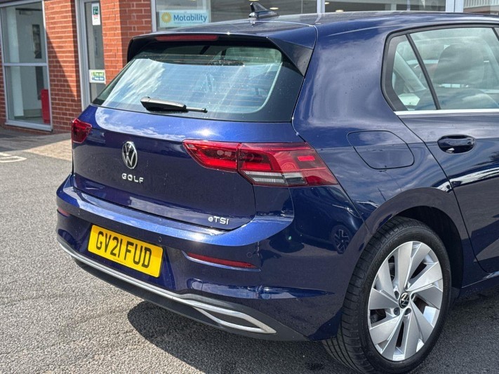 2021 (21) VOLKSWAGEN GOLF 1.5 eTSI 150 Style 5dr DSG 5674619