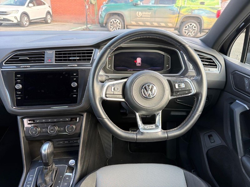 2020 (70) VOLKSWAGEN TIGUAN 2.0 TDi 150 R-Line Tech 5dr 5710360