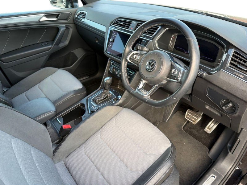 2020 (70) VOLKSWAGEN TIGUAN 2.0 TDi 150 R-Line Tech 5dr 5710347