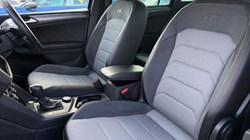 2020 (70) VOLKSWAGEN TIGUAN 2.0 TDi 150 R-Line Tech 5dr 5710368