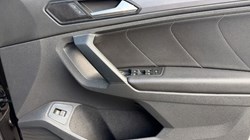 2020 (70) VOLKSWAGEN TIGUAN 2.0 TDi 150 R-Line Tech 5dr 5710354