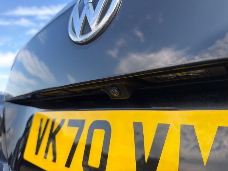 2020 (70) VOLKSWAGEN TIGUAN 2.0 TDi 150 R-Line Tech 5dr 5710374