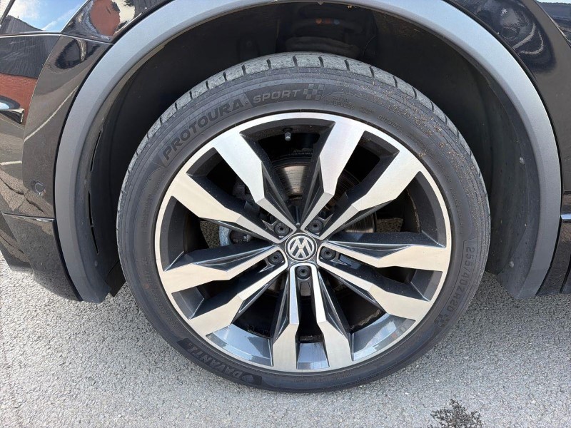 2020 (70) VOLKSWAGEN TIGUAN 2.0 TDi 150 R-Line Tech 5dr 5710346
