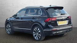 2020 (70) VOLKSWAGEN TIGUAN 2.0 TDi 150 R-Line Tech 5dr 5710344