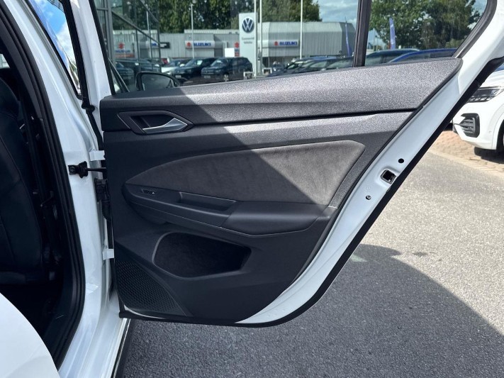 2025 (75) VOLKSWAGEN GOLF 1.5 eTSI 150 Black Edition 5dr DSG 5671121