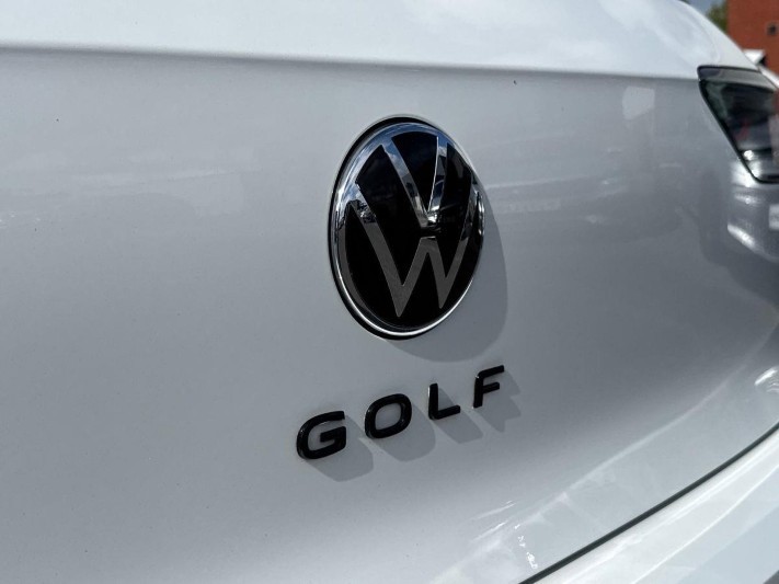 2025 (75) VOLKSWAGEN GOLF 1.5 eTSI 150 Black Edition 5dr DSG 5671108