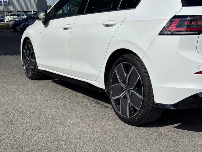 2025 (75) VOLKSWAGEN GOLF 1.5 eTSI 150 Black Edition 5dr DSG 5671102