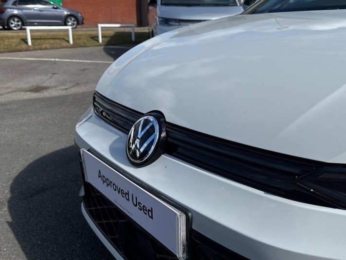 2025 (75) VOLKSWAGEN GOLF 1.5 eTSI 150 Black Edition 5dr DSG 5671104