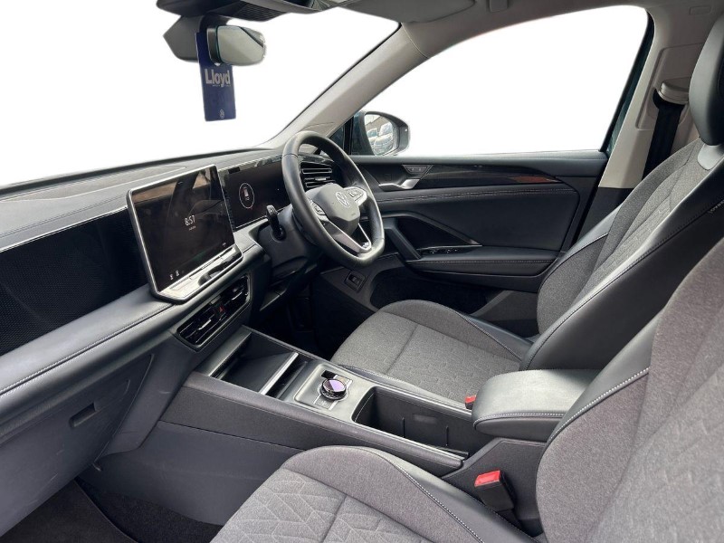 2025 (25) VOLKSWAGEN TIGUAN 2.0 TDI Match 5dr DSG 5714402