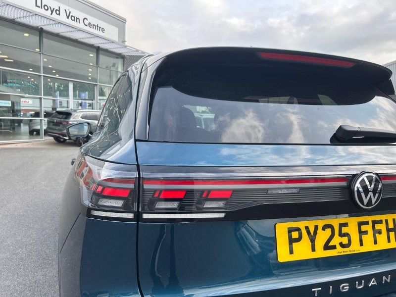 2025 (25) VOLKSWAGEN TIGUAN 2.0 TDI Match 5dr DSG 5714397