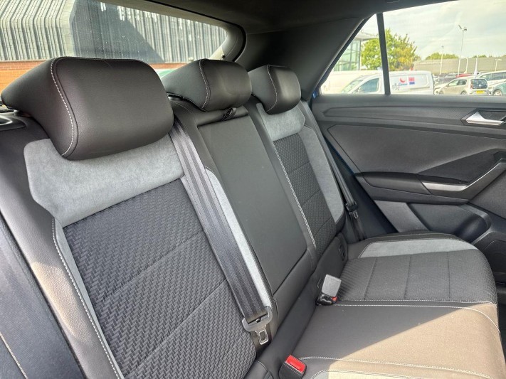 2019 (69) VOLKSWAGEN T-ROC 1.5 TSI EVO R-Line 5dr 5703870