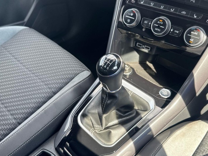 2019 (69) VOLKSWAGEN T-ROC 1.5 TSI EVO R-Line 5dr 5703868