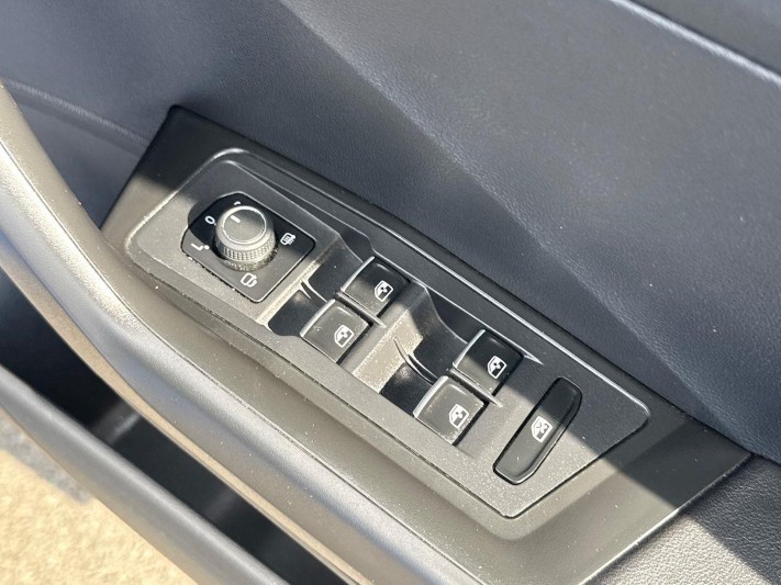 2019 (69) VOLKSWAGEN T-ROC 1.5 TSI EVO R-Line 5dr 5703851