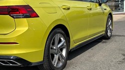 2020 (70) VOLKSWAGEN GOLF 1.5 TSI 150 R-Line 5dr 5673677