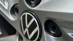 2020 (70) VOLKSWAGEN GOLF 1.5 TSI 150 R-Line 5dr 5673686