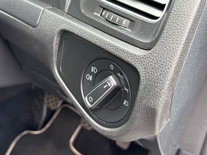 2019 (69) VOLKSWAGEN GOLF 2.0 TDI Match Edition 5dr 5694138