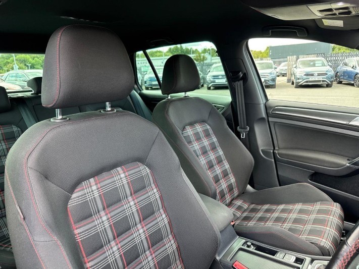 2020 (20) VOLKSWAGEN GOLF 2.0 TSI 245 GTI Performance 5dr DSG 5699989