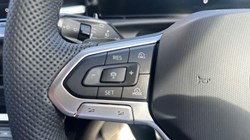 2026 (26) VOLKSWAGEN T-ROC 1.5 eTSI 150 R-Line 5dr DSG 5717772