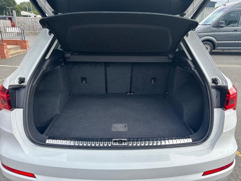 2020 (69) AUDI Q3 35 TDI Quattro Sport 5dr 5718156