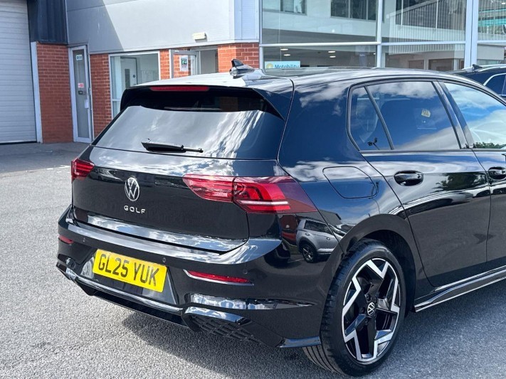 2025 (25) VOLKSWAGEN GOLF 1.5 TSI 150 R-Line 5dr 5736171