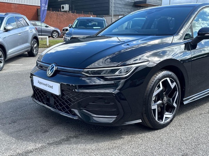 2025 (25) VOLKSWAGEN GOLF 1.5 TSI 150 R-Line 5dr 5736169