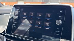 2025 (75) VOLKSWAGEN T-ROC 1.5 TSI R-Line 5dr DSG 5701309