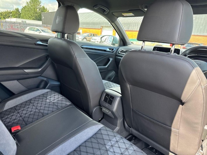 2025 (75) VOLKSWAGEN T-ROC 1.5 TSI R-Line 5dr DSG 5701296