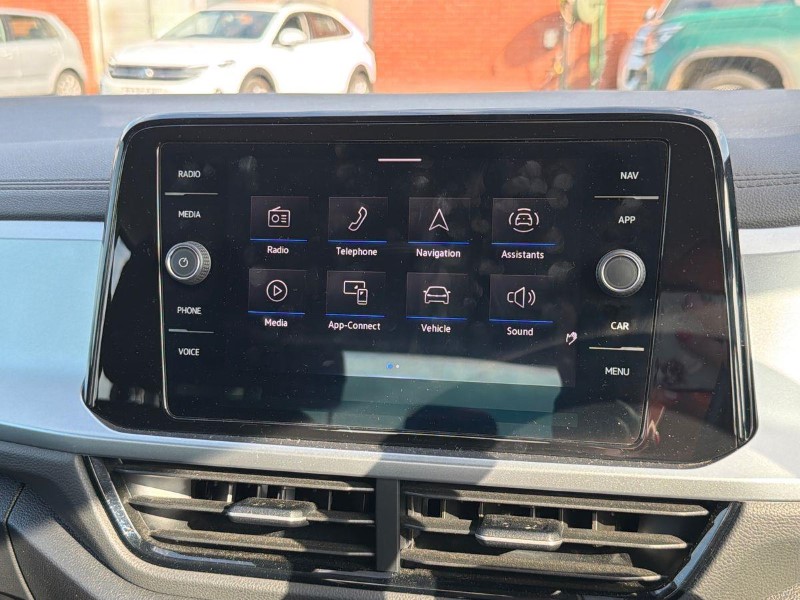 2022 (72) VOLKSWAGEN T-ROC 1.0 TSI Life 5dr 5710338