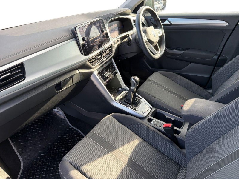 2022 (72) VOLKSWAGEN T-ROC 1.0 TSI Life 5dr 5710324