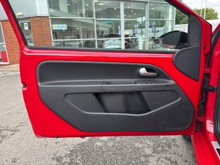 2022 (72) VOLKSWAGEN UP 1.0 115PS Up GTI 3dr 5680435
