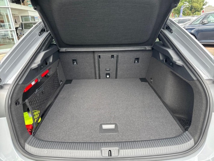 2026 (26) VOLKSWAGEN ID.7 210kW Match Pro Plus 77kWh 5dr Auto 5759352