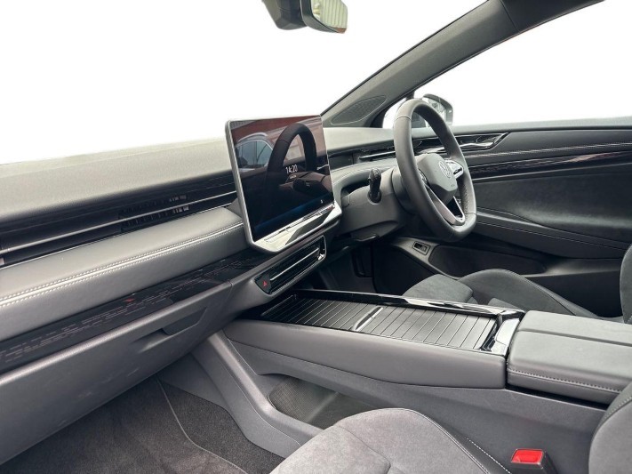 2026 (26) VOLKSWAGEN ID.7 210kW Match Pro Plus 77kWh 5dr Auto 1