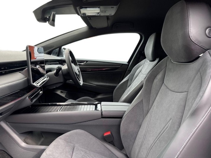 2026 (26) VOLKSWAGEN ID.7 210kW Match Pro Plus 77kWh 5dr Auto 5759322