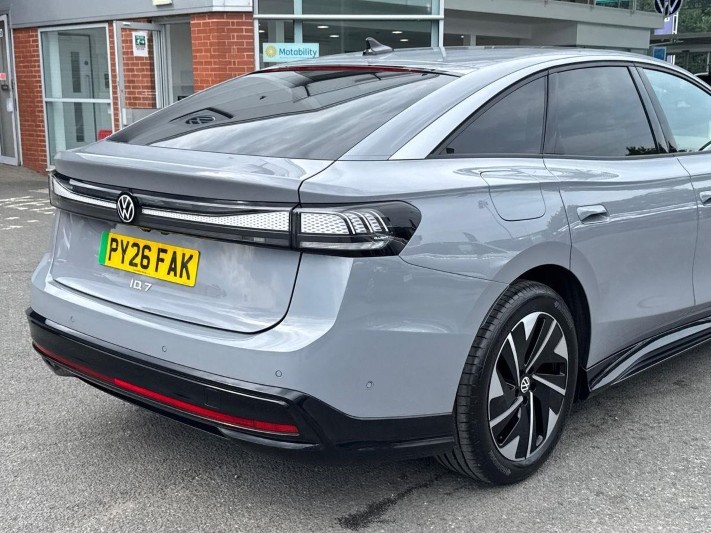 2026 (26) VOLKSWAGEN ID.7 210kW Match Pro Plus 77kWh 5dr Auto 5759361