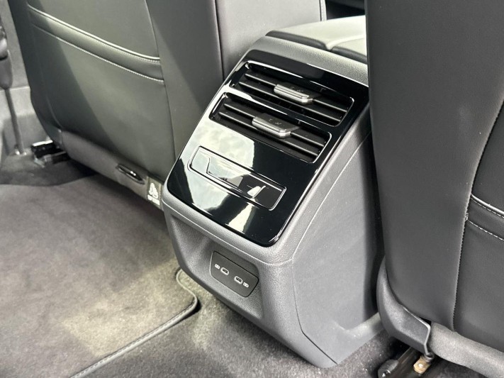 2026 (26) VOLKSWAGEN ID.7 210kW Match Pro Plus 77kWh 5dr Auto 5759372