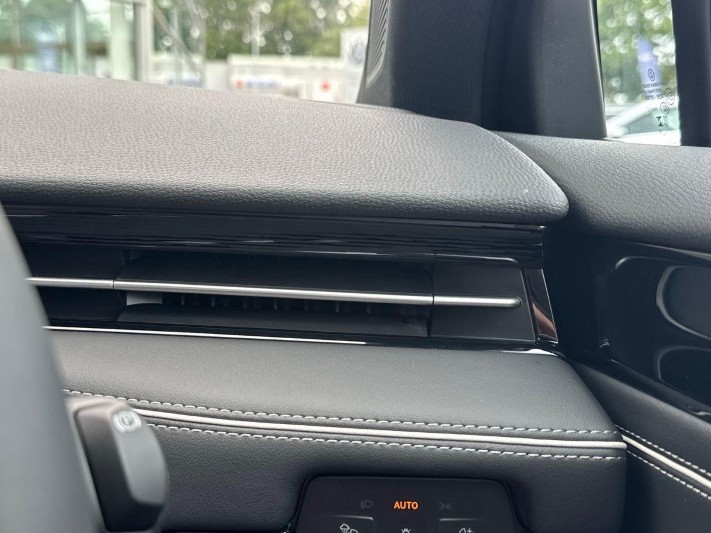 2026 (26) VOLKSWAGEN ID.7 210kW Match Pro Plus 77kWh 5dr Auto 5759347
