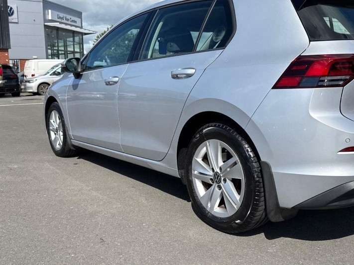 2021 (71) VOLKSWAGEN GOLF 1.5 eTSI 150 Life 5dr DSG 5700432