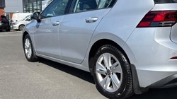 2021 (71) VOLKSWAGEN GOLF 1.5 eTSI 150 Life 5dr DSG 5700432