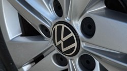 2021 (71) VOLKSWAGEN GOLF 1.5 eTSI 150 Life 5dr DSG 5700440
