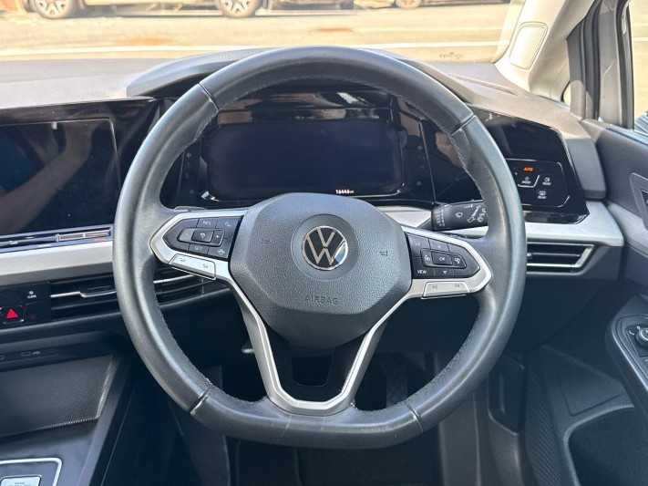 2021 (71) VOLKSWAGEN GOLF 1.5 eTSI 150 Life 5dr DSG 5700411