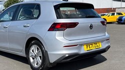 2021 (71) VOLKSWAGEN GOLF 1.5 eTSI 150 Life 5dr DSG 5700437