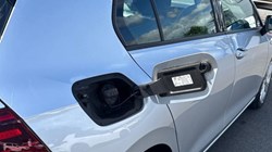 2021 (71) VOLKSWAGEN GOLF 1.5 eTSI 150 Life 5dr DSG 5700444