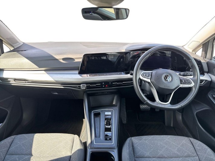 2021 (71) VOLKSWAGEN GOLF 1.5 eTSI 150 Life 5dr DSG 5700402