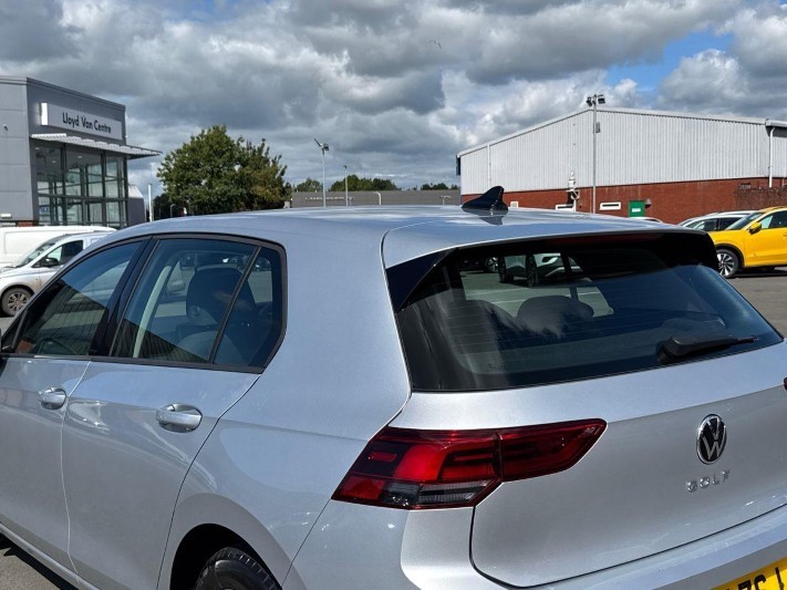 2021 (71) VOLKSWAGEN GOLF 1.5 eTSI 150 Life 5dr DSG 5700431