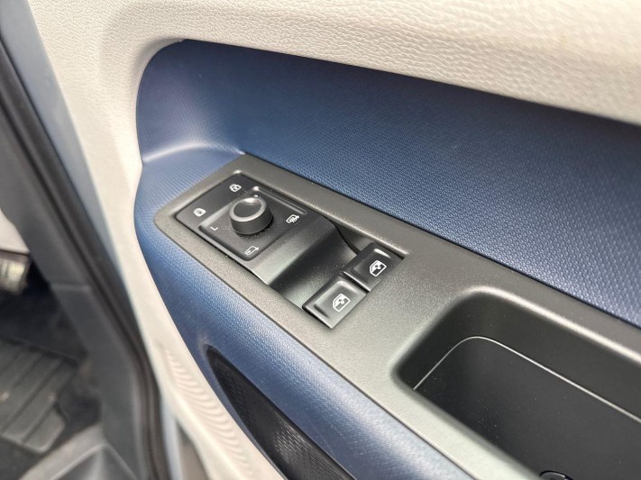 2023 (73) VOLKSWAGEN ID. BUZZ 150kW Style Pro 77kWh 5dr Auto 5862876