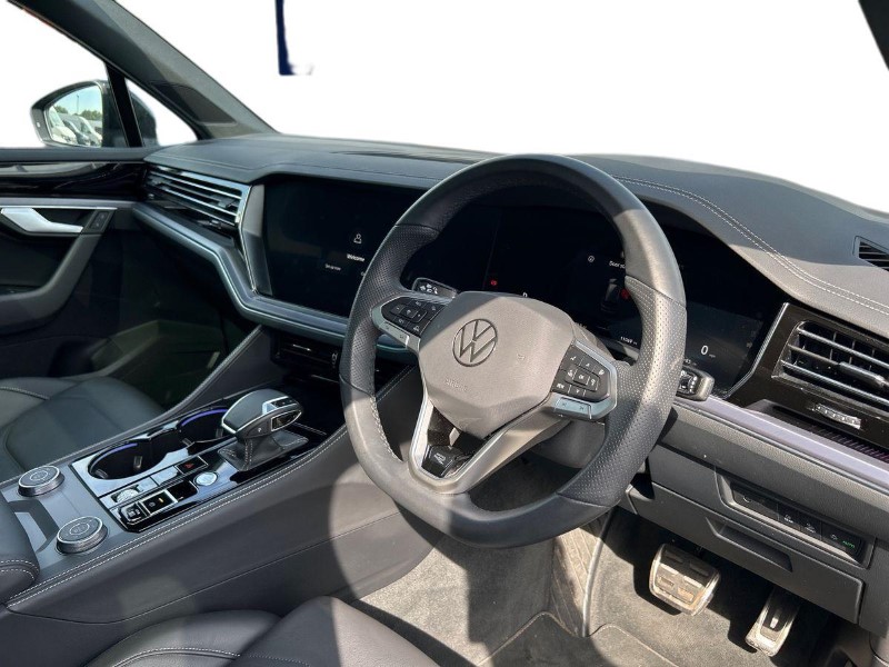 2024 (74) VOLKSWAGEN TOUAREG 3.0 V6 TDI 4Motion 286 Black Edition 5dr Tip Auto 5713232