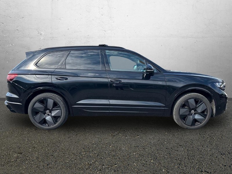 2024 (74) VOLKSWAGEN TOUAREG 3.0 V6 TDI 4Motion 286 Black Edition 5dr Tip Auto 5713230